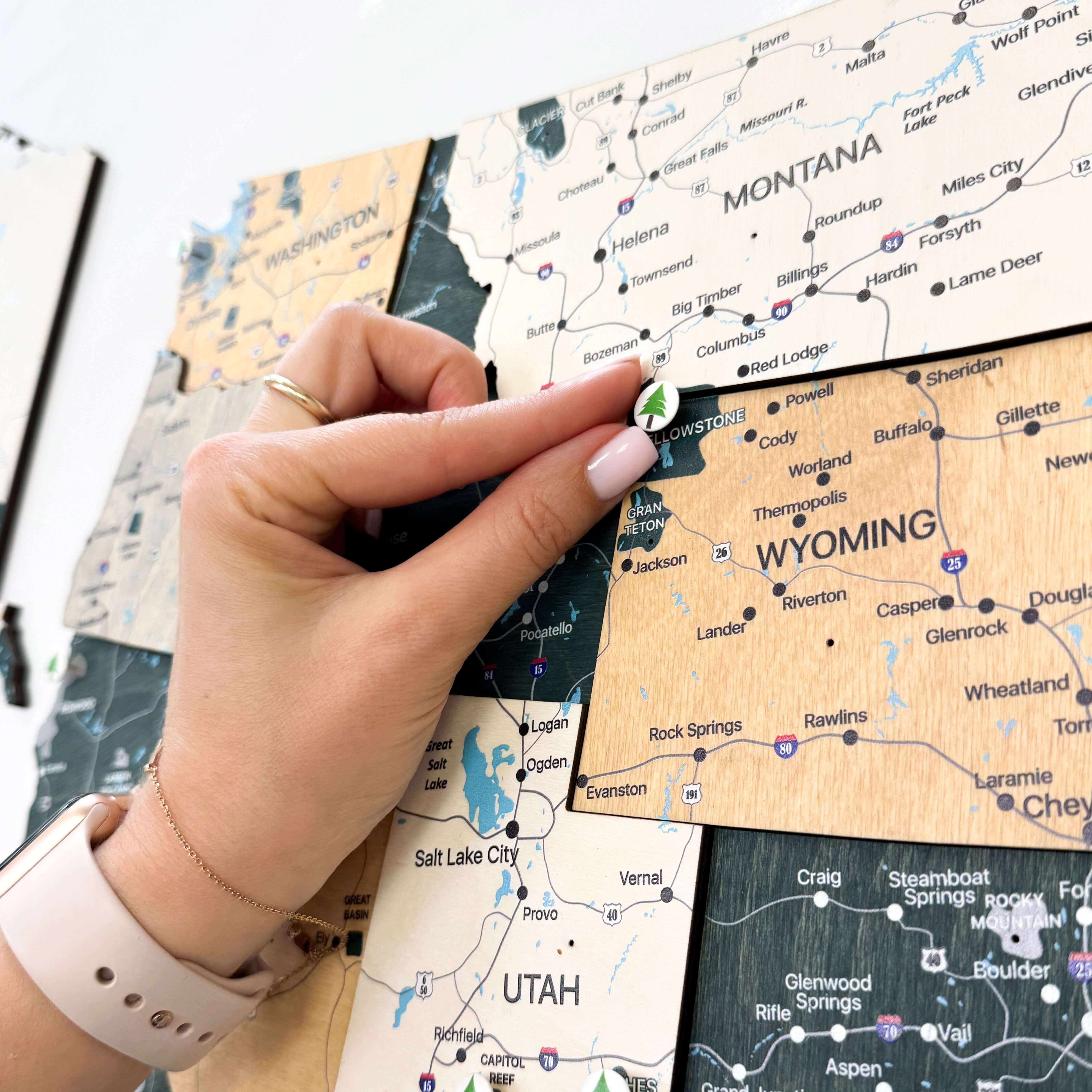 Holzkarte der USA – Boho-Stil mit Nationalparks